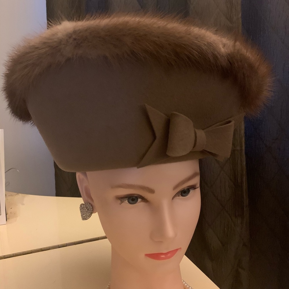 Brown Wool Hat w/ Bow and Fox Trim